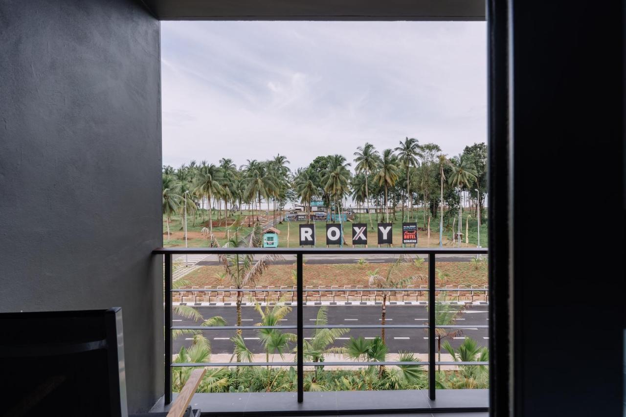 Roxy Sematan Villa & Townhouse المظهر الخارجي الصورة