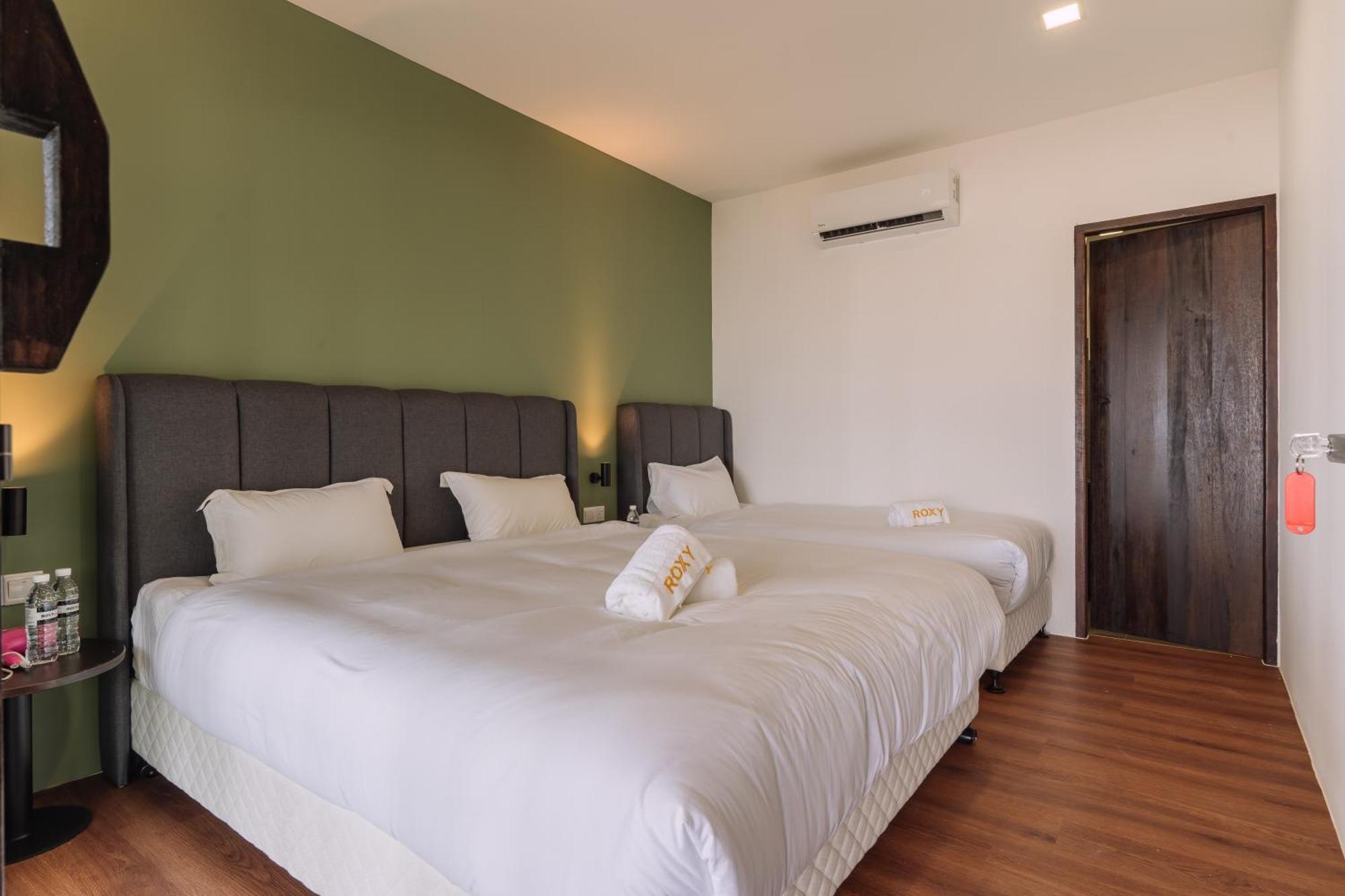 Roxy Sematan Villa & Townhouse المظهر الخارجي الصورة